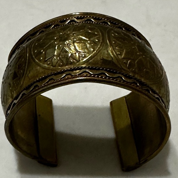 Vintage Copper Brass Cuff Bracelet Made in India Embossed - Picture 9 of 9